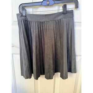 Vineyard Vines Faux Suede Pleated Skirt – Women’s Small